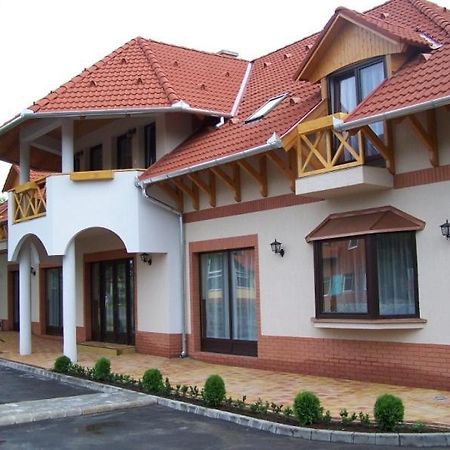 Gyoergyey Kastely Panzio Es Etterem Hotel Tápiógyörgye Екстериор снимка