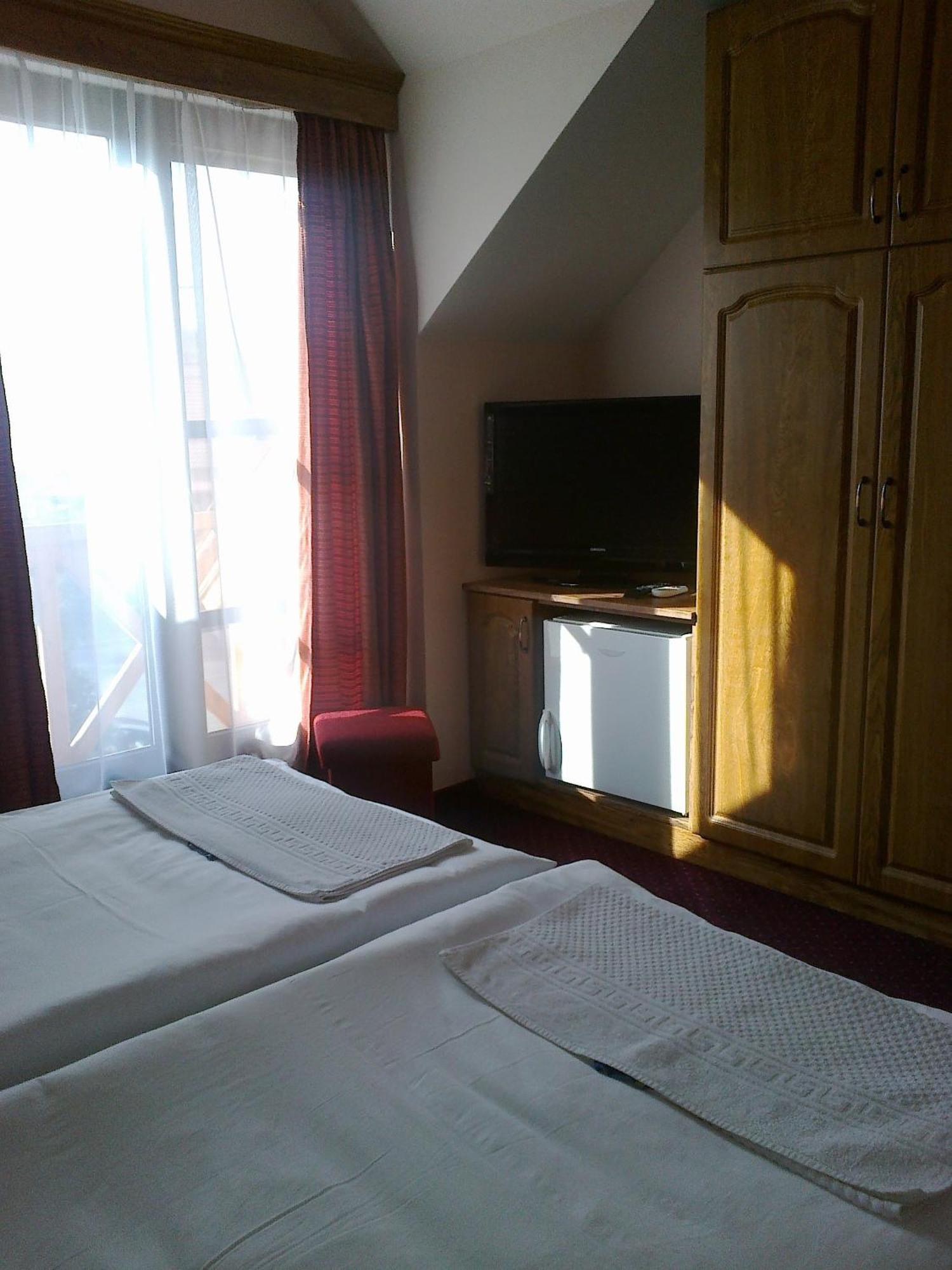 Gyoergyey Kastely Panzio Es Etterem Hotel Tápiógyörgye Екстериор снимка